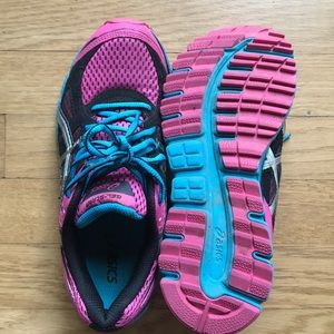 ASICS running shoes size 6